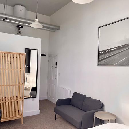 Stylish Comfort In London Финчли Екстериор снимка