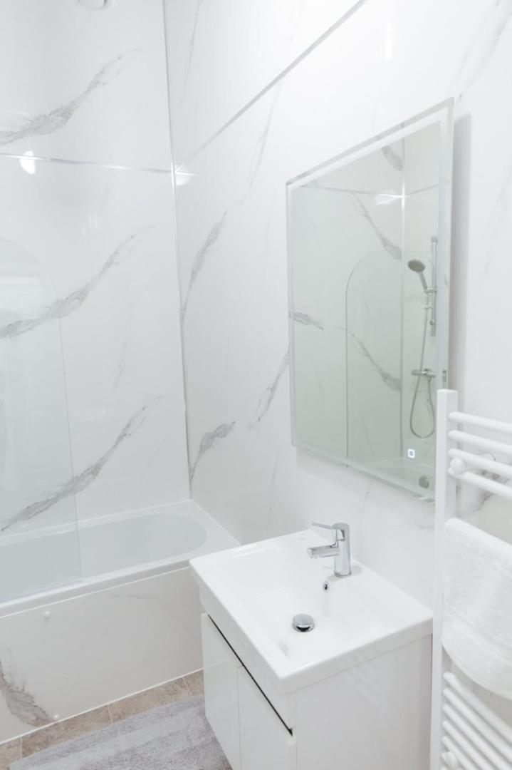 Stylish Comfort In London Финчли Екстериор снимка