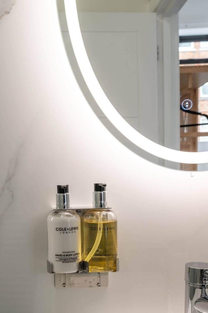 Stylish Comfort In London Финчли Екстериор снимка